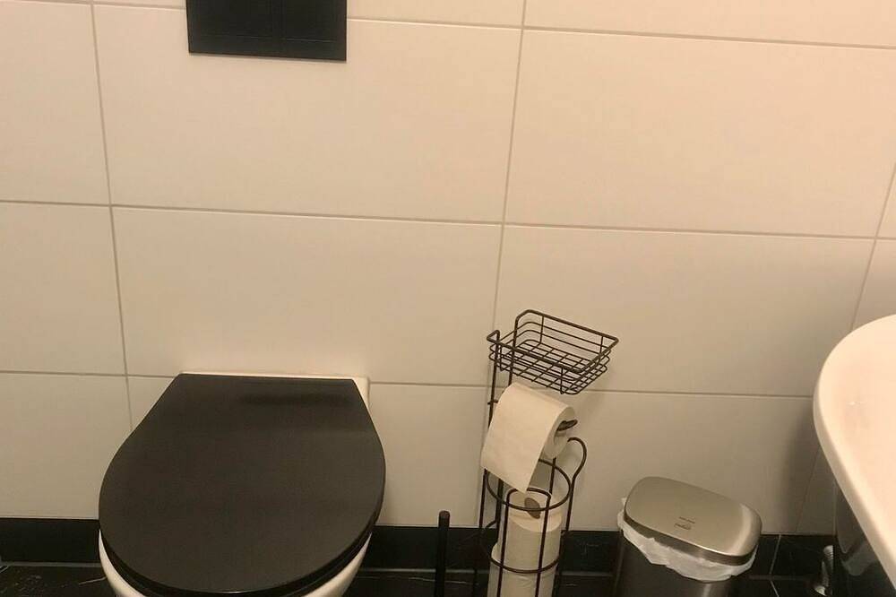 Ganze Wohnung, Schlafen im Bahnhof - Suite - Bahnhof Nebra in Nebra (Unstrut), Saale-Unstrut