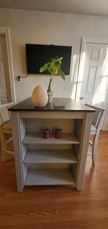 Ganze Wohnung, Chic, Cozy home, by Blue Line Train Stop + Free parking in Chicago, Cook County