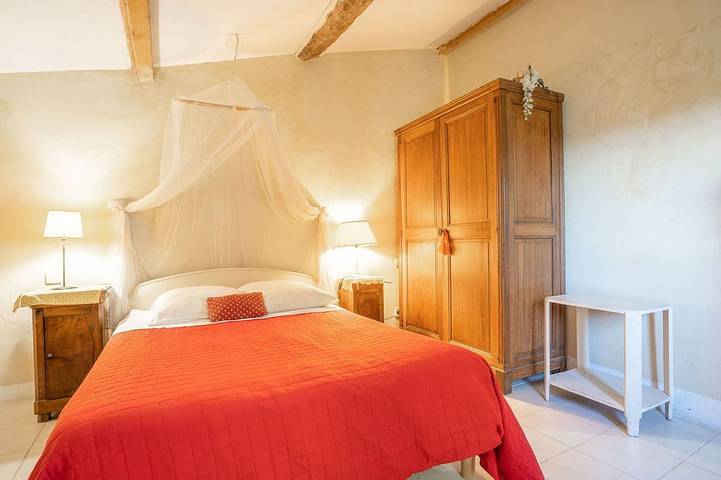 Location de vacances pour 6 personnes, avec jardin à Châteauneuf-Grasse - 4