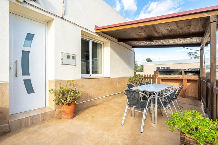Ferienhaus "de l'avi" mit Pool, Garten und Wlan in Camarles, Delta de l'Ebre