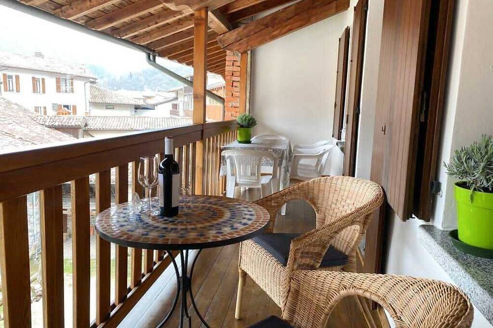 Ganze Wohnung, Casa Enrica Typ E2, bis 4 Pers, 200m zum See, ruhige und sehr romantische Lage in Idro, Gardasee-Berge