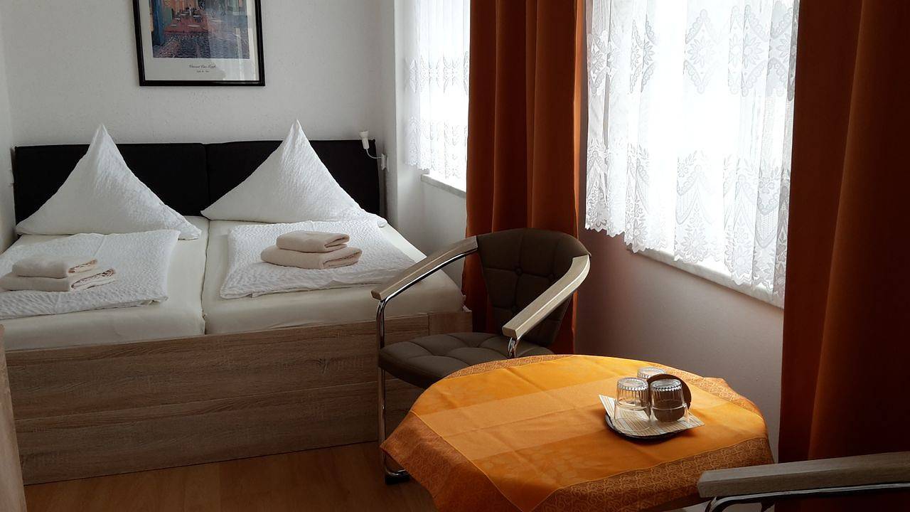 Einzelzimmer für 1 Person in Dresden in Cotta, Dresden