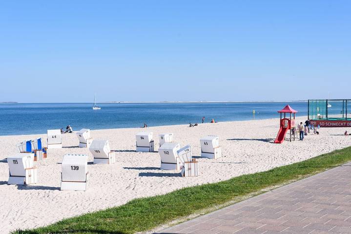 Ferienhaus für 4 Personen, mit Garten und Terrasse sowie Sauna in Hörnum - 2