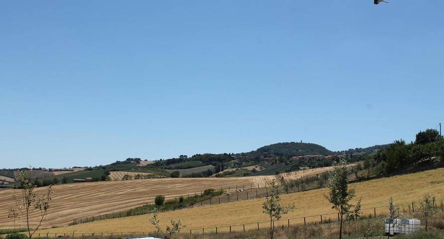 Camping per 2 persone, con Terrazza e Giardino nonché Panorama in Pesaro-Urbino
