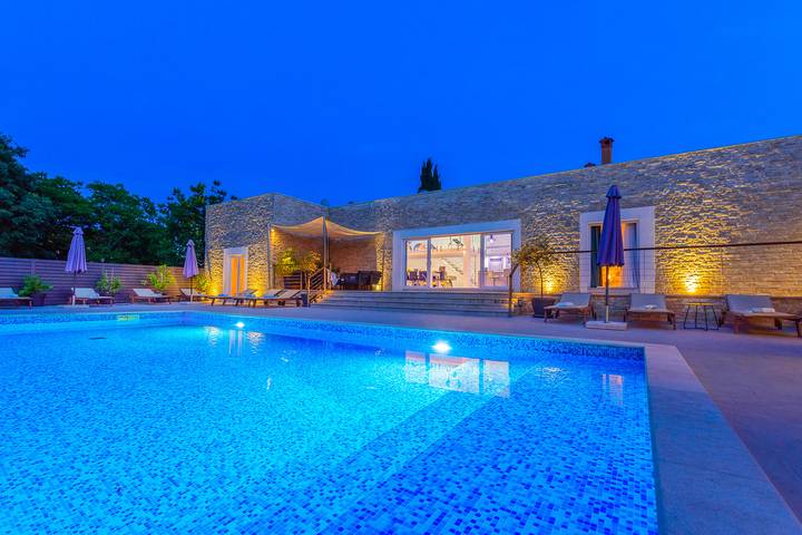 Villa für 12 Personen, mit Terrasse und Pool in Rovinj - 2