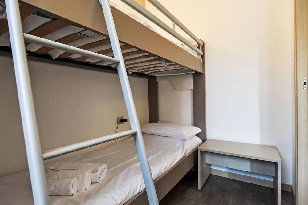 Ganze Wohnung, Endine Pool Apartment in Spinone al Lago, Prealpi Bergamasche Orientali