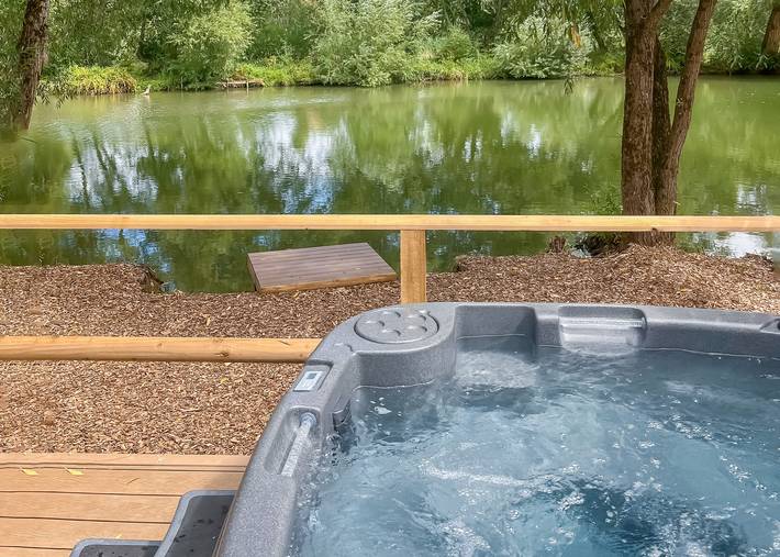 Waterside Lodge (Pet) in Longleat Forest, Wiltshire