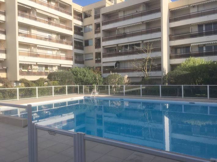 Ferienwohnung für 3 Personen, mit Balkon und Terrasse sowie Pool und Ausblick in Beaulieu-sur-Mer