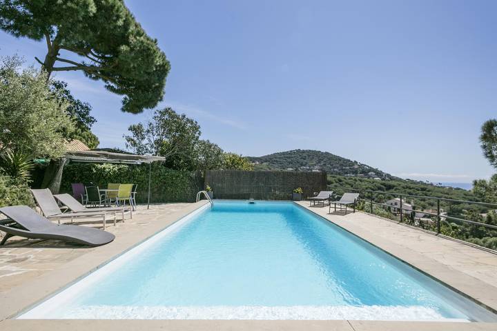 Chalet para 10 personas, con balcón además de jardín y vistas al mar - 1