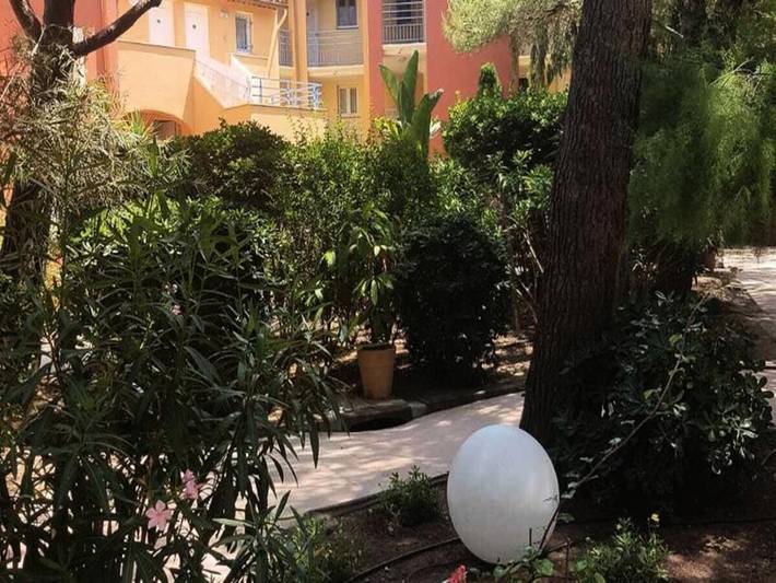 Gîte pour 5 personnes, avec piscine ainsi que jardin et terrasse, animaux acceptés dans Plage La Badine - 2