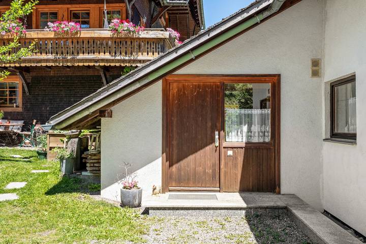 Ganze Wohnung, Ferienwohnung 'Enzian' mit Bergblick, privater Terrasse und Wi-Fi in Neuglashütten (Feldberg), Feldberg