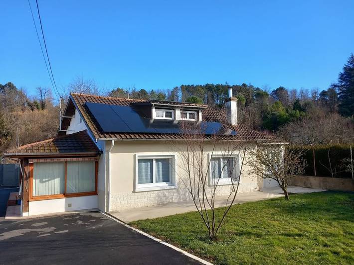Gîte pour 4 personnes, avec jardin ainsi que terrasse et jacuzzi, animaux acceptés à Le Vernet