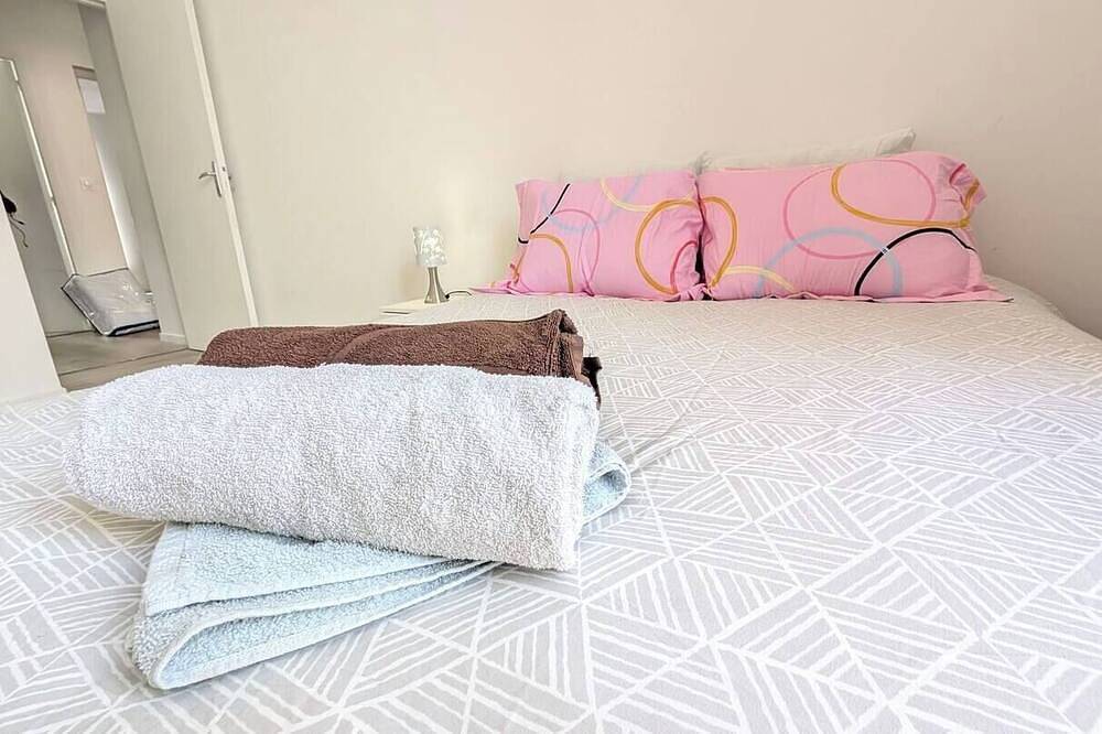 Appartement entier, Appartement 2 chambre Avec Stationement À 5 minutes du Centre comercial in La Ricamarie, Parc Naturel Régional du Pilat