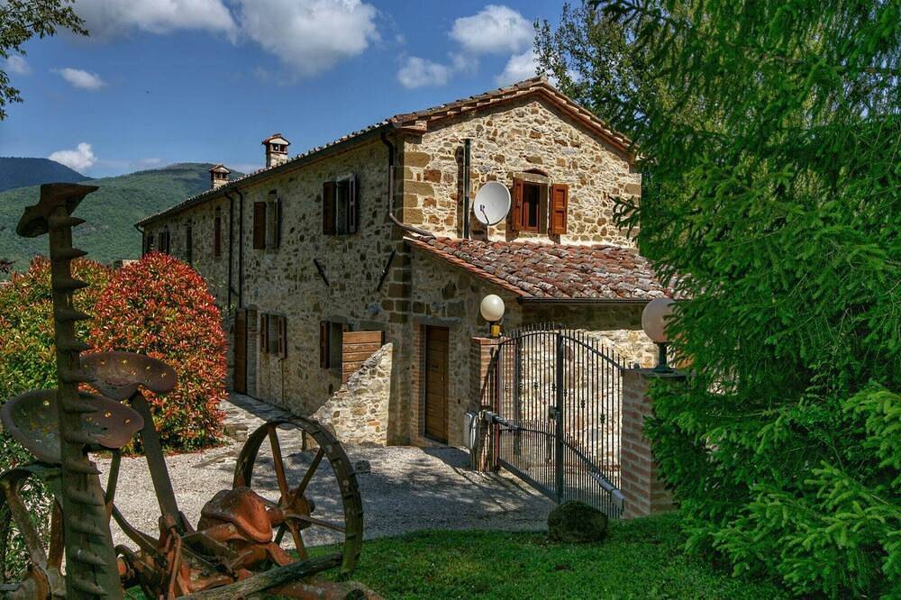 Casa en Umbría con vistas al lago y piscina in Lisciano Niccone, Valtiberina