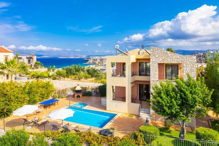 Location de vacances pour 6 personnes, avec Jardin et Bassin pour enfant dans Stalos