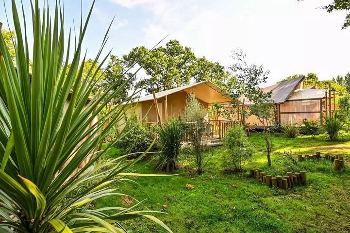 Mobilheim Damgan Standard 21m² (2 Schlafzimmer) + Überdachte Terrasse + Fernsehen 4 Personen in Muzillac, Côte des Mégalithes