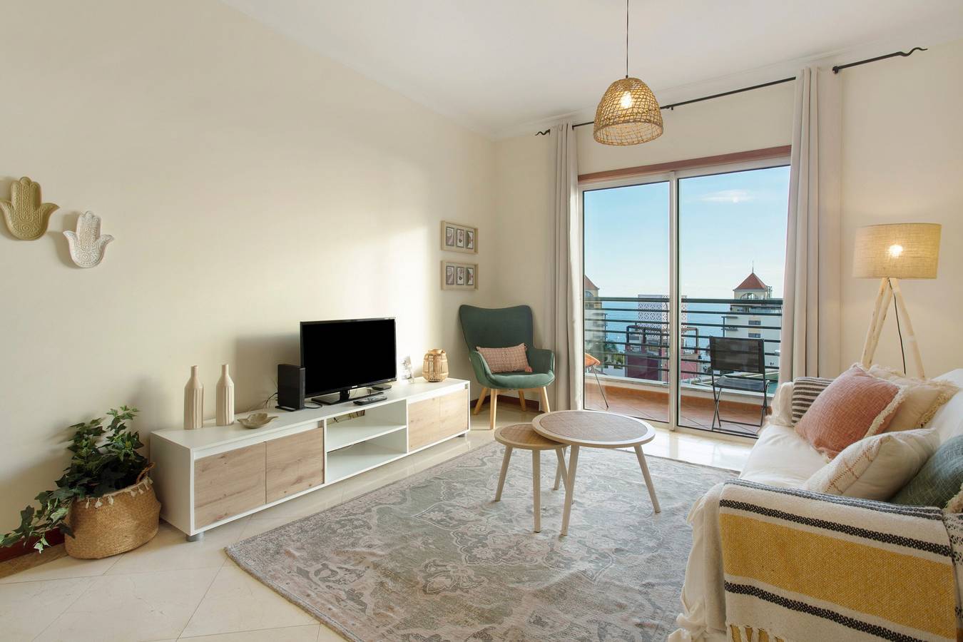 Ganze Wohnung, Apartment 'Sea View' mit Meerblick, Balkon und Wlan in São Martinho, Madeira
