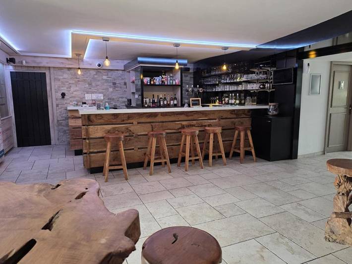 Hôtel pour 2 personnes, avec Terrasse et Jardin ainsi que Piscine et Vue à Héric - 3