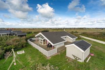 Ferienhaus für 5 Personen, mit Whirlpool und Sauna sowie Terrasse in Nørlev Strand