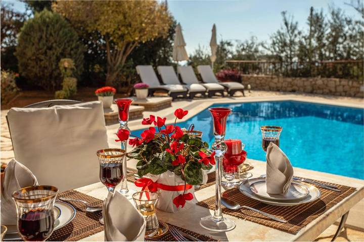 Location de vacances pour 3 personnes, avec vue ainsi que jardin et piscine dans Stoupa - 3