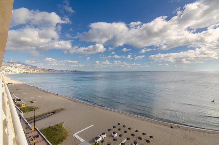 Apartahotel para 4 personas, con Balcón y Terraza además de Piscina y Vistas en Fuengirola