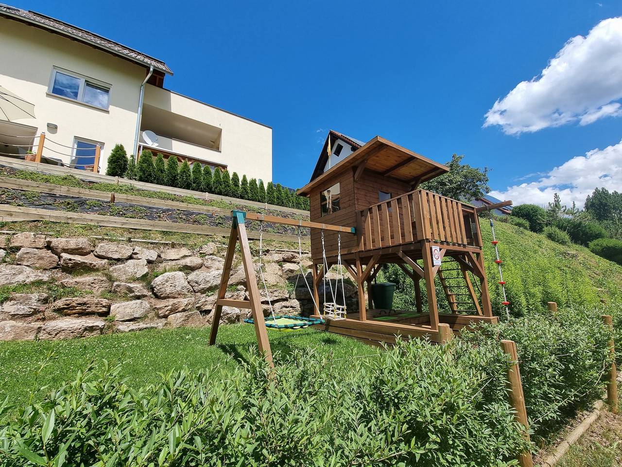 Ganze Wohnung, Ferienwohnung 'Am Bach' mit Privatterrasse, Balkon und Wi-Fi in Unterkirnach, Mittlerer Schwarzwald