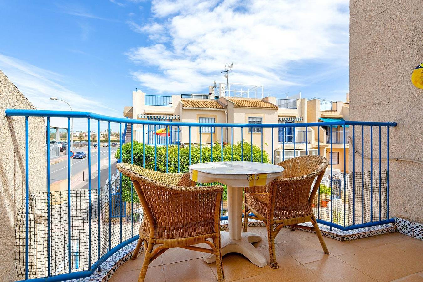 Entire apartment, Apartment 'Jardin Del Mar Paraje Natural' with Lake View, Shared Pool and Air Conditioning in Torrevieja, Costa Blanca