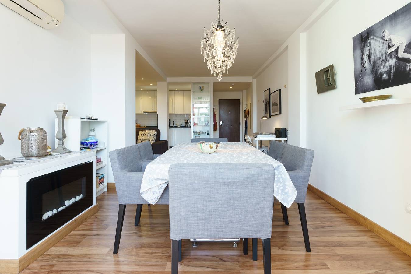 Apartamento entero, Moderno apartamento en Los Boliches con piscina compartida, balcón y Wi-Fi in Los Boliches, Fuengirola