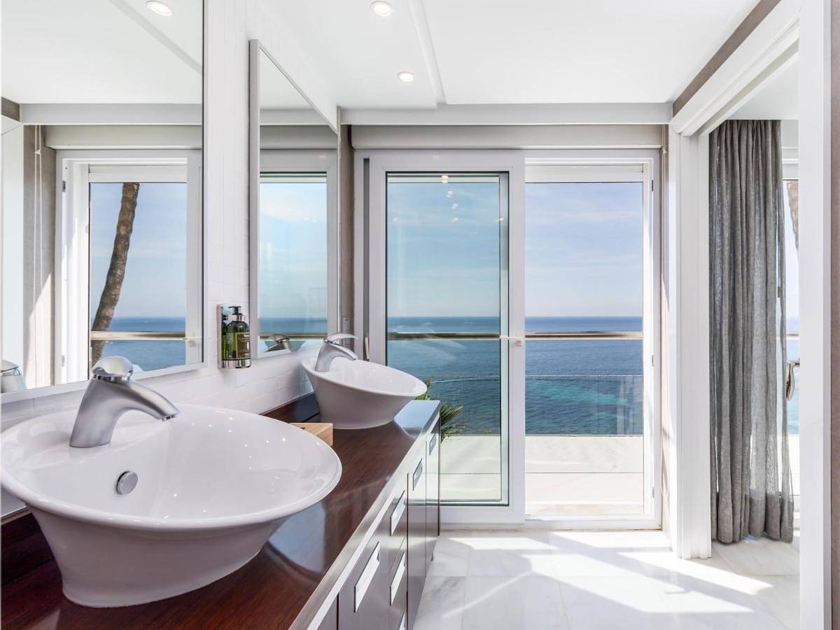 Alojamiento y desayuno para 2 personas con vistas in Platja de la Solsida (Altea), Altea