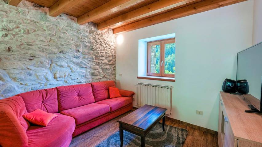 Baita per 8 persone, con giardino, con animali domestici in Val Camonica