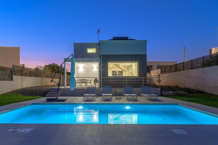 Villa for 4 people, with Pool in Ragusa