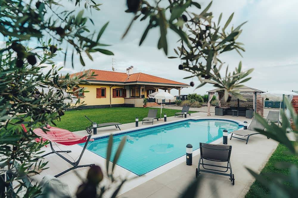 Villa Giardino with 160sqm - private pool & sea view in Adriatic Coast Abruzzo