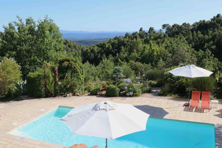 Gîte pour 8 personnes, avec piscine, animaux acceptés à Tourtour - 4