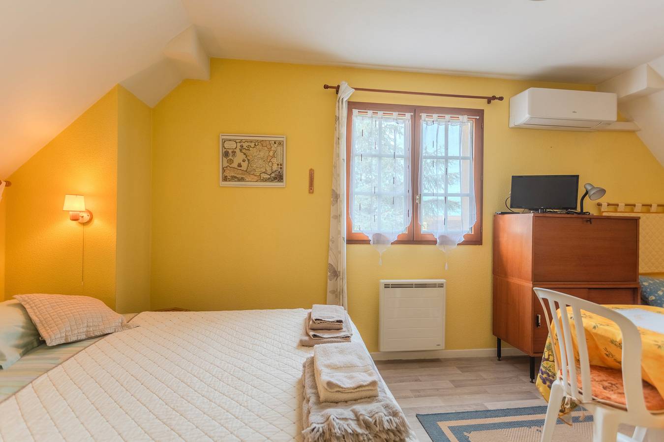 Camera d'hôtes Le Pesquit con terrazza condivisa, giardino comune e aria condizionata in Lescar, Béarn