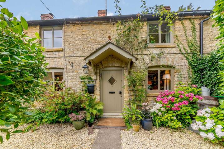 Log cabin for 4 people, with Garden in Warwickshire