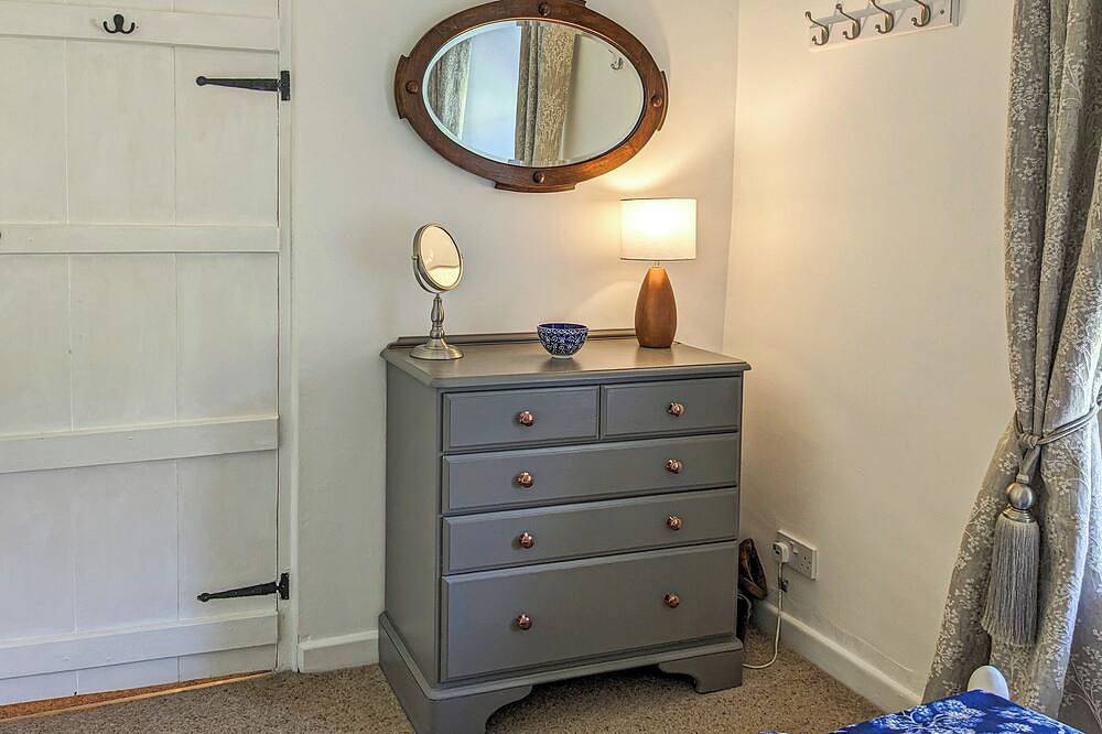 2 bedroom accommodation in Eyam, near Bakewell in Eyam, Derbyshire