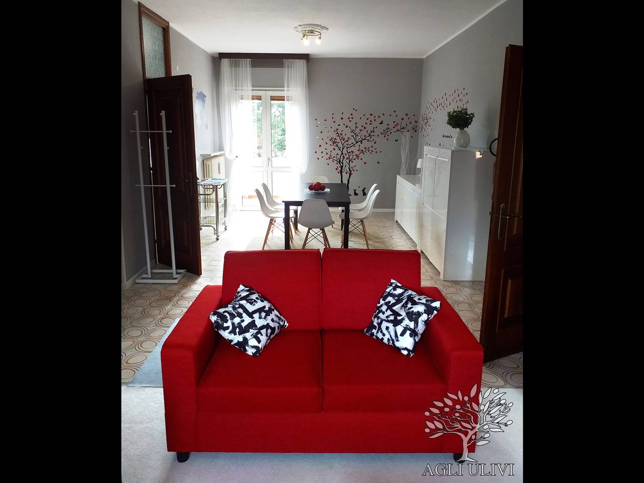 Entire apartment, "agli Ulivi" cozy and comfortable apartment in Desenzano del Garda, Garda Mountains
