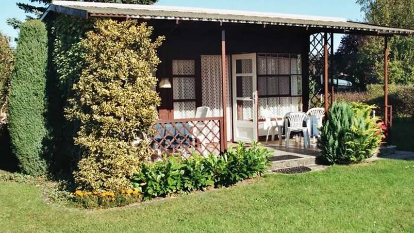 Ferienhaus für 2 Personen, mit Garten in Mönkebude