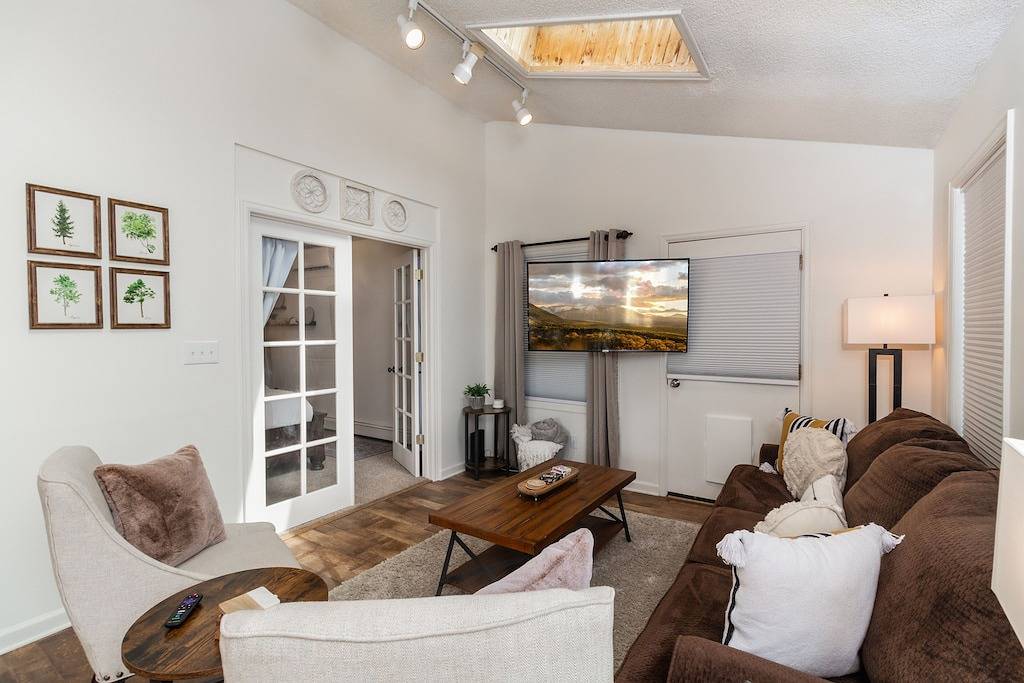 Refreshed downtown home. Easy walk to Main St! in Montrose, Black Canyon Nationalpark