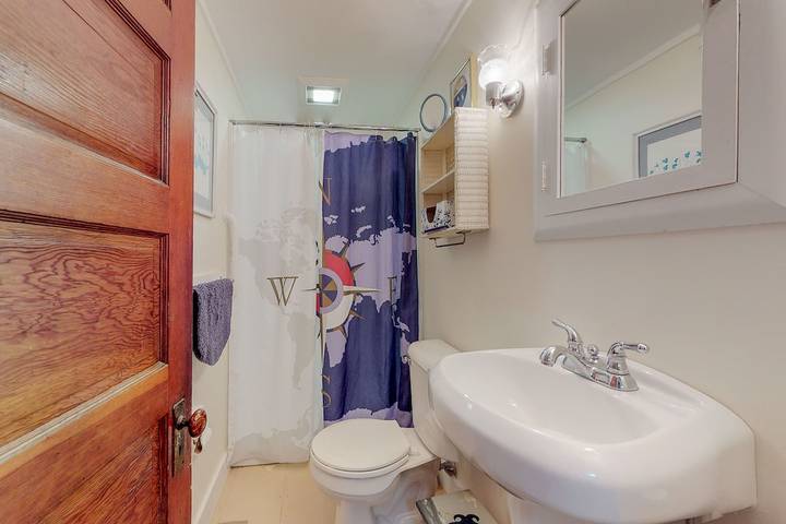 Vacation rental for 7 people, with terrace and yard, with pets in Boothbay Harbor