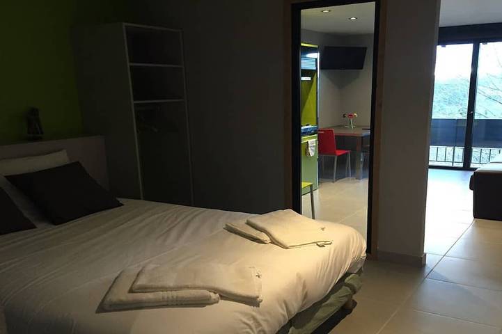 Gîte pour 2 personnes, avec terrasse, animaux acceptés à Saint-Flour - 3