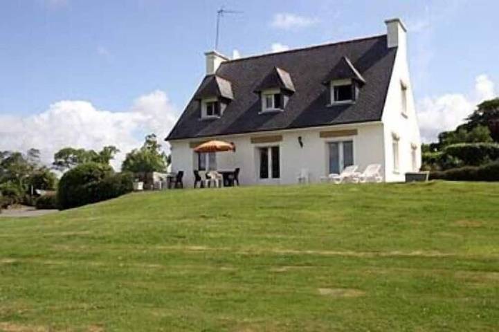 Maison de vacances pour 8 personnes, avec jacuzzi ainsi que jardin et piscine à La Forêt-Fouesnant