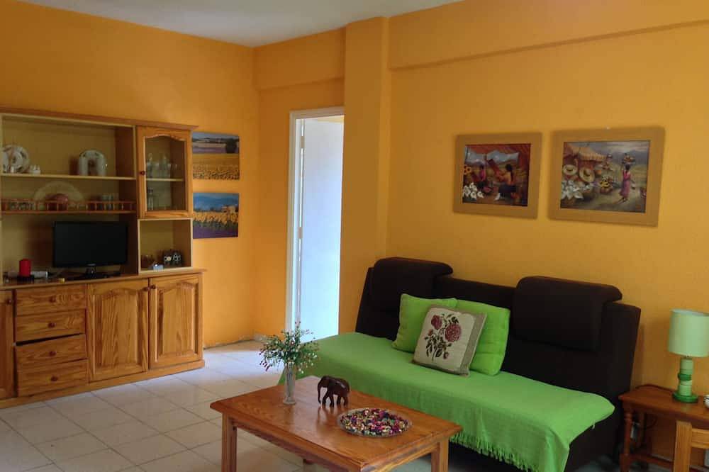 Entire apartment, Apartment El Puente, modern, central, bright located in the commercial area in Santa Cruz de La Palma, La Palma South