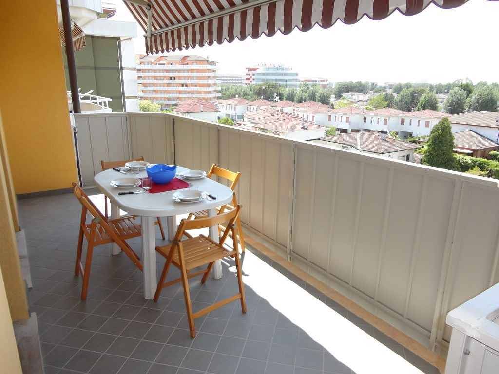 Hel ferieleilighet, Holiday apartment with balcony in Porto Santa Margherita, Caorle