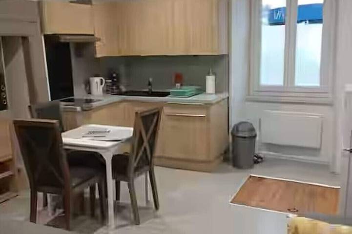 Appartement entier, Grand Studio au coeur d'Arpajon in Arpajon-sur-Cère, Région d'Aurillac