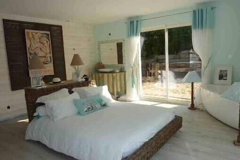 Spacieuse villa, ensoleillée, piscine chauffée à Arcachon le Moulleau in Le Moulleau, Arcachon