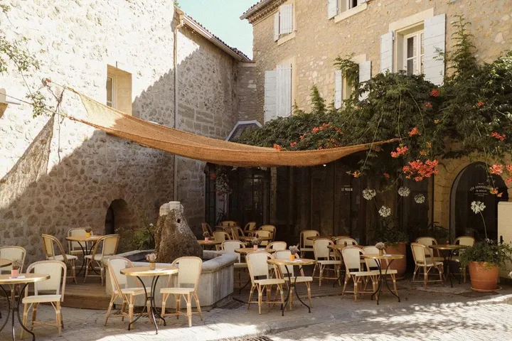 Hotel para 2 personas, con jardín además de piscina y terraza - 1
