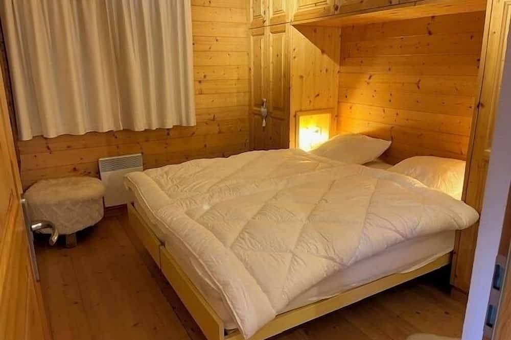 Ganze Wohnung, Helle und warme Wohnung für bis zu 4 Personen, im Erdgeschoss eines Chalets mit zwei Wohnungen. Es g in Saint Luc, Anniviers