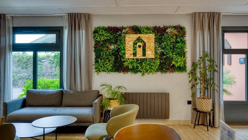 Hôtel pour 3 personnes, avec terrasse à Artigues-près-Bordeaux - 2