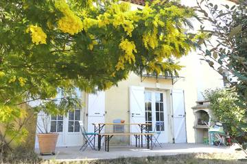 Gîte pour 5 personnes, avec jardin et terrasse à Pierrevert